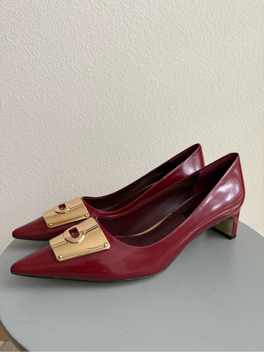 NEW! Coach Lawrence Box Calf Pumps Shoes Deep Red Gold Hardware Sz 10 - Picture 2 of 6